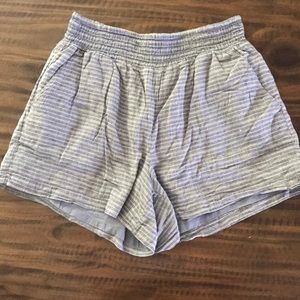 GAP- high waisted shorts